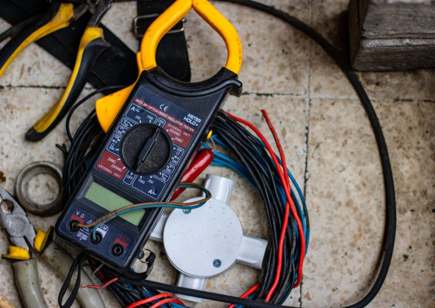 5 Reasons Why You Need to Hire a Licensed Electrician